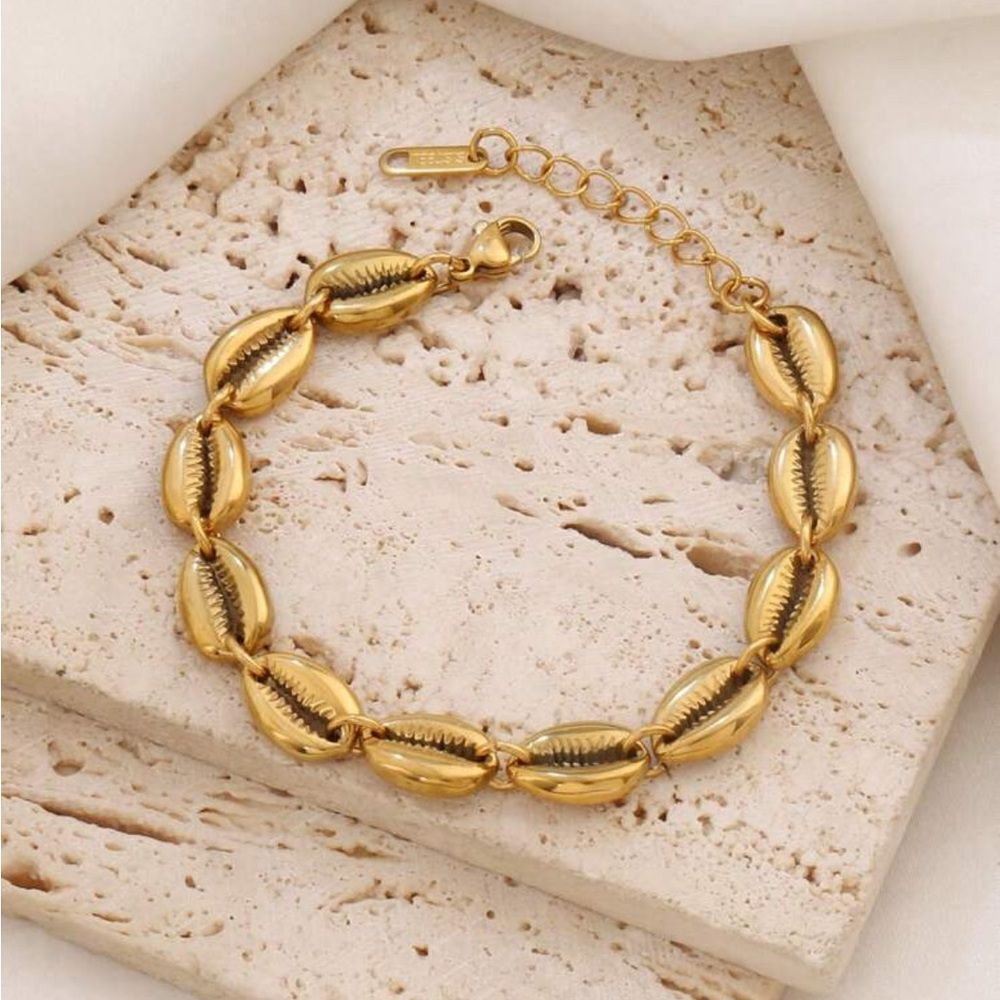 Gold Shell Bracelet A1098